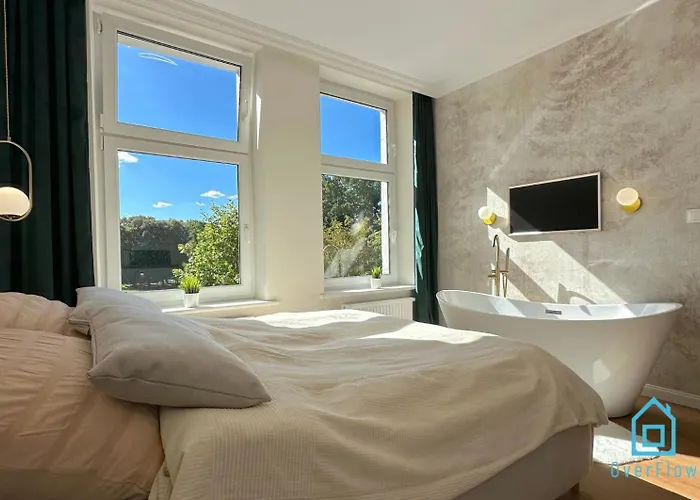 Seredino Relax Apartment- Romantic Escape With A Bathtub In The Bedroom, 5 Minutes To Old Town & Seaside *