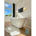 Lägenhet Seredino Relax Apartment- Romantic Escape With A Bathtub In The Bedroom, 5 Minutes To Old Town & Seaside