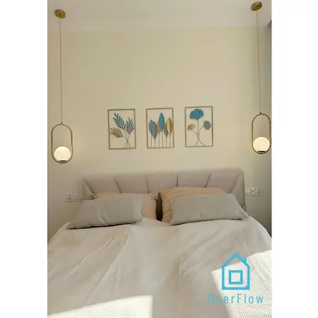 Seredino Relax Apartment- Romantic Escape With A Bathtub In The Bedroom, 5 Minutes To Old Town & Seaside