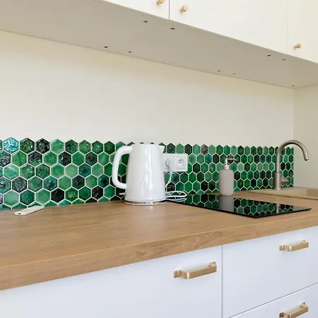 Seredino Relax Apartment- Romantic Escape With A Bathtub In The Bedroom, 5 Minutes To Old Town & Seaside Apartament Gdańsk