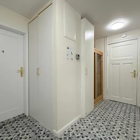 Seredino Relax Apartment- Romantic Escape With A Bathtub In The Bedroom, 5 Minutes To Old Town & Seaside * Gdańsk