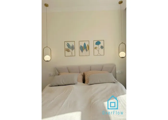 Seredino Relax Apartment- Romantic Escape With A Bathtub In The Bedroom, 5 Minutes To Old Town & Seaside