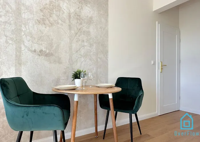 Seredino Relax Apartment- Romantic Escape With A Bathtub In The Bedroom, 5 Minutes To Old Town & Seaside Apartment Gdansk