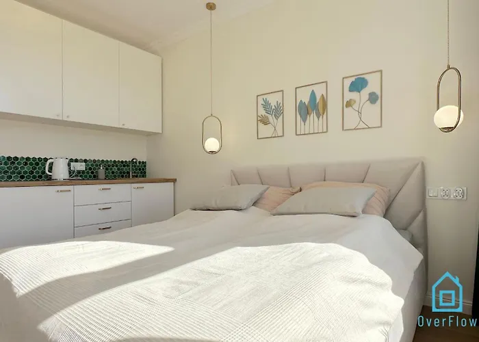 Seredino Relax Apartment- Romantic Escape With A Bathtub In The Bedroom, 5 Minutes To Old Town & Seaside