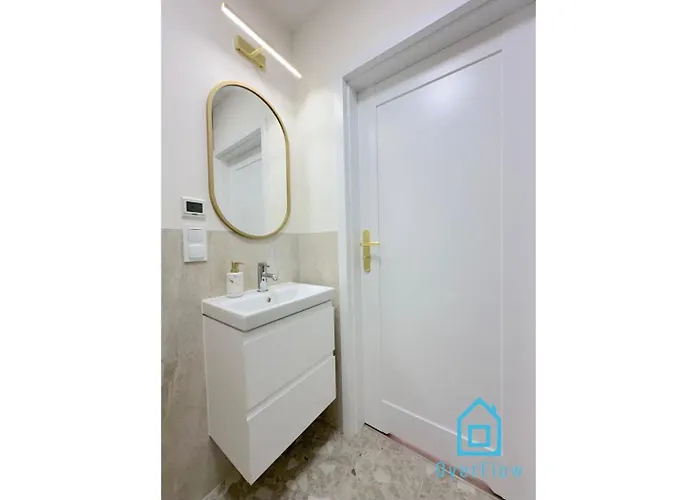 Apartment Seredino Relax Apartment- Romantic Escape With A Bathtub In The Bedroom, 5 Minutes To Old Town & Seaside *